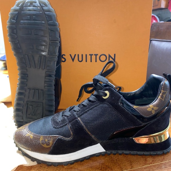 SOLD Louis Vuitton Women’s Tennis Shoes: BRAND NEW - Picture 2 of 7